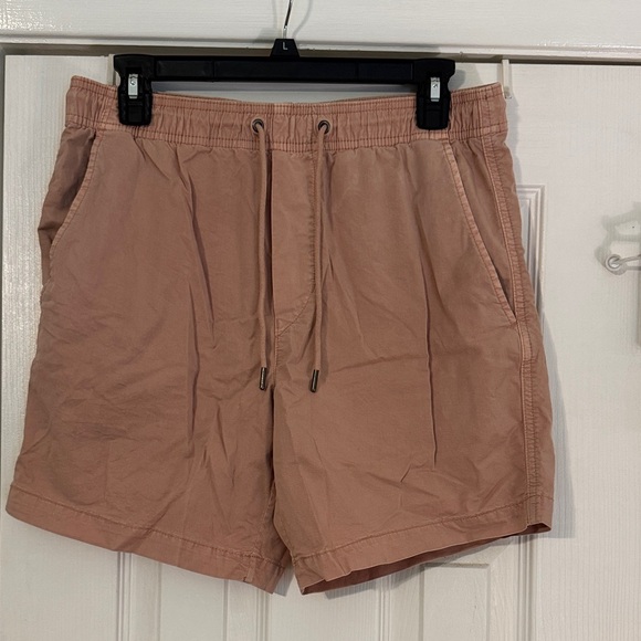 American Eagle Outfitters Men’s Dusty Pink Flat Front Shorts - Picture 1 of 3